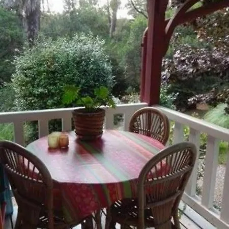 Un Jardin A 3* 比亚里茨